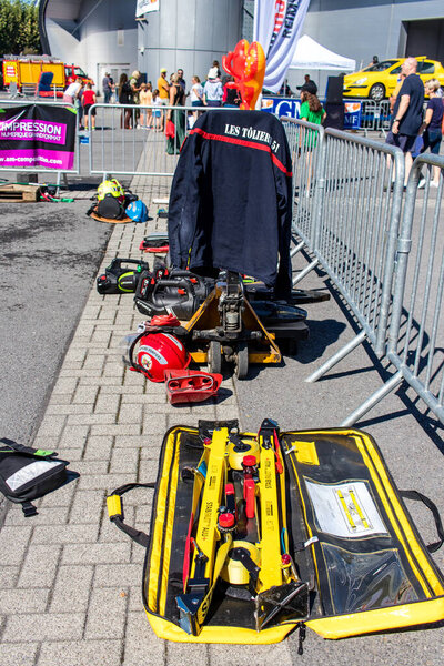 Реймс, Франция - 2 сентября 2023 года Пожарные пожарной части в Реймсе открывают свои двери. Мероприятие организовано по случаю 30-летия спасательного центра.