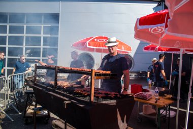 Reims, Fransa - 02 Eylül 2023 Reims itfaiyecileri kapılarını açıyor. Etkinlik, kurtarma merkezinin 30. yıldönümü münasebetiyle düzenleniyor..