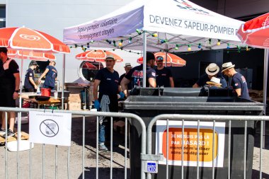 Reims, Fransa - 02 Eylül 2023 Reims itfaiyecileri kapılarını açıyor. Etkinlik, kurtarma merkezinin 30. yıldönümü münasebetiyle düzenleniyor..