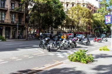 Barselona, İspanya - 28 Ağustos 2023 Ulaştırma ve araba trafiği Barcelona 'da, sembolik bir şehir ve Katalonya' nın başkenti.