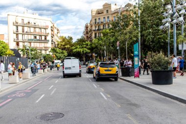 Barselona, İspanya - 28 Ağustos 2023 Ulaştırma ve araba trafiği Barcelona 'da, sembolik bir şehir ve Katalonya' nın başkenti.