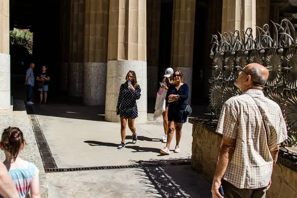 Βαρκελώνη Ισπανία Αυγούστου 2023 Τουρίστες Επισκέπτονται Πάρκο Gell Πάρκα Που — Φωτογραφία Αρχείου