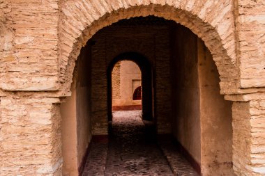 Agadir, Fas - 21 Ağustos 2023 Agadir 'in yeni medina' sı, Coco Polizzi, ortaçağ hisarına sahip, mimari mekanlar ve büyüleyici atölyelerle dolu bir 20. yüzyıl kalesi.