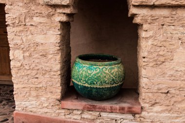 Agadir, Fas - 21 Ağustos 2023 Agadir 'in yeni medina' sı, Coco Polizzi, ortaçağ hisarına sahip, mimari mekanlar ve büyüleyici atölyelerle dolu bir 20. yüzyıl kalesi.