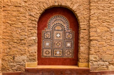 Agadir, Fas - 21 Ağustos 2023 Agadir 'in yeni medina' sı, Coco Polizzi, ortaçağ hisarına sahip, mimari mekanlar ve büyüleyici atölyelerle dolu bir 20. yüzyıl kalesi.