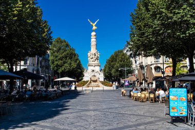 Reims, Fransa - 15 Eylül 2023 Reims şehri, sembolik bir şehir ve Fransa 'nın Şampanya başkenti