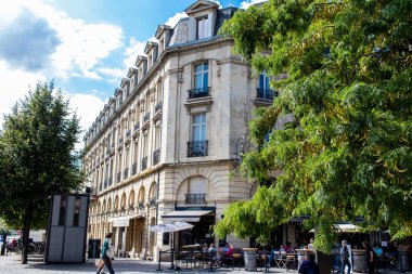 Reims, Fransa - 15 Eylül 2023 Reims şehri, sembolik bir şehir ve Fransa 'nın Şampanya başkenti