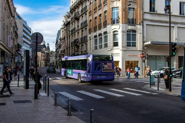 法国雷姆斯 2022年9月22日 法国香槟之都雷姆斯市中心的公共交通开始滚动 — 图库照片