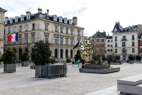 Reims, Fransa - 26 Eylül 2023 Reims şehri, sembolik bir şehir ve Fransa 'nın Şampanya başkenti.