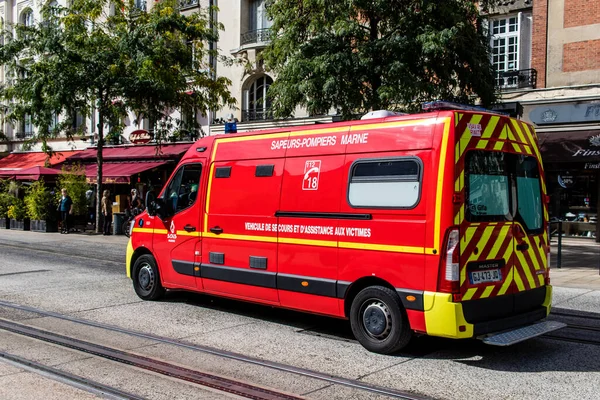 Reims France September 2023 Fire Engine Driving Streets Reims Emblematic — Stock Photo, Image