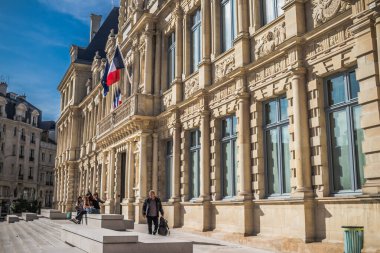 Reims, Fransa - Ekim 06, 2023 Reims şehri, sembolik bir şehir ve Fransa 'nın şampanya başkenti..