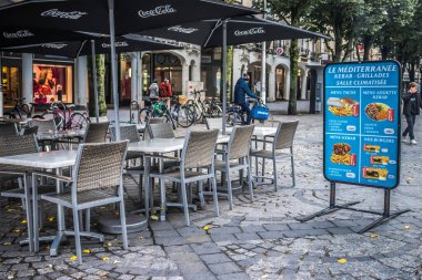 Reims, Fransa - 26 Ekim 2023 Reims şehri, sembolik bir şehir ve Fransa 'nın şampanya başkenti..