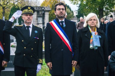 Reims, Fransa - 11 Kasım 2023 Reims Belediye Başkanı Arnaud Robinet, Birinci Dünya Savaşı 'nın bitişi anısına düzenlenen ateşkese katıldı.