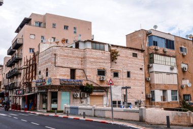 Tel Aviv, İsrail - 6 Aralık 2023 Tel Aviv 'in Jafa bölgesinin kentsel manzarası, Yahudi ve Arap kültürünün karıştığı sembolik bir şehir..