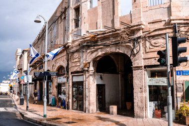 Tel Aviv, İsrail - 6 Aralık 2023 Tel Aviv 'in Jafa bölgesinin kentsel manzarası, Yahudi ve Arap kültürünün karıştığı sembolik bir şehir..