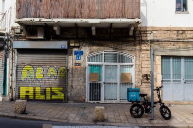 Tel Aviv, İsrail - 10 Aralık 2023 Tel Aviv şehir merkezi ve mimarisi, İsrail 'in simgesel bir şehri..