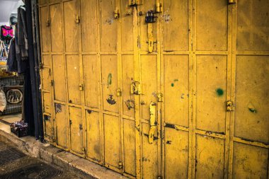 Kudüs, İsrail 20 Aralık 2023 Eski Kudüs 'ün sokakları boş, mağazaların çoğu kapalı ve İsrail ile Hamas arasındaki savaşın başlangıcından beri turistler yok.