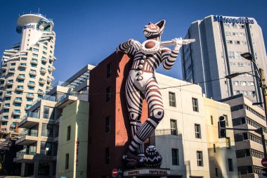 Tel Aviv, İsrail - 01 Aralık 2023 İsrail 'in simgesel bir şehri olan Tel Aviv kentinin mimarisi.