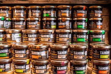 Kudüs, İsrail - Mahane Yehuda Pazarı 'nda 22 Aralık 2023 Halva, Kudüs' te bir pazar yeri. Yerel halk ve turistler arasında popülerdir.