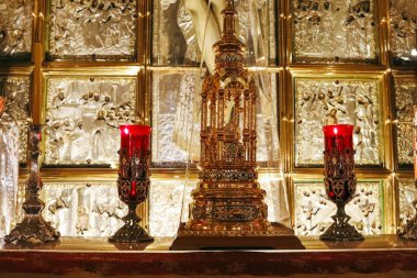 Kudüs, İsrail 24 Aralık 2023 i24News 'ten Nomie Halioua muhabiri kısmen iptal edilen Kudüs' teki Hristiyan bayramında canlı olarak bildiriyor.