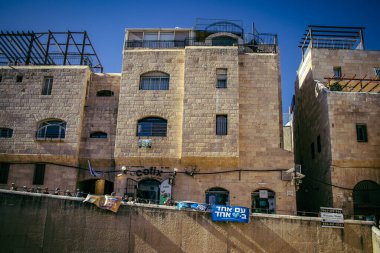 Kudüs, İsrail 27 Aralık 2023 Eski Kudüs 'ün Yahudi mahallesinin caddeleri. Yahudiler Kudüs 'ün eski şehrinin bu yerleşim bölgesinde yaşıyor.