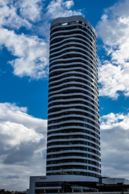 Tel Aviv, İsrail 3 Ocak 2024 Tel Aviv, ikonik şehir. Tel Aviv modern binaları ve mimarisi ile dünyanın en canlı şehirlerinden biridir.