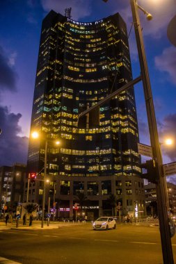 Tel Aviv, İsrail 3 Ocak 2024 Tel Aviv, ikonik şehir. Tel Aviv modern binaları ve mimarisi ile dünyanın en canlı şehirlerinden biridir.