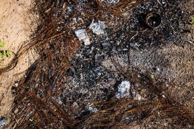 Re 'im, İsrail 5 Ocak 2024 Hamas teröristlerinin 7 Ekim 2023' te İsrail 'in güneyindeki Gazze' ye birkaç kilometre mesafedeki NOVA festivaline düzenlediği saldırı sırasında ateşe verdikleri arabaların kalıntıları.