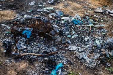 Re 'im, İsrail 5 Ocak 2024 Hamas teröristlerinin 7 Ekim 2023' te İsrail 'in güneyindeki Gazze' ye birkaç kilometre mesafedeki NOVA festivaline düzenlediği saldırı sırasında ateşe verdikleri arabaların kalıntıları.