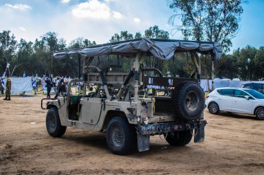 Re 'im, İsrail 5 Ocak 2024' te İsrail ordusunun zırhlı aracı NOVA festivaline düzenlenen saldırının anısına Re 'im kibbutz yakınlarındaki Gazze, Güney İsrail' e birkaç kilometre mesafede.