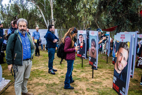 Реим, Израиль 5 января 2024 года Журналисты приняли участие в конференции, посвященной резне на фестивале Нова, во время теракта 7 октября 2023 года в нескольких километрах от Газы, на юге Израиля