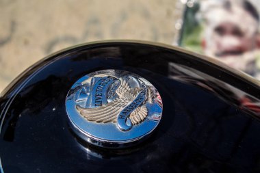 Tel Aviv, İsrail - 9 Ocak 2024 Harley Davidson motosikleti İsrail 'in simgesel ve simgesel bir şehri olan Tel Aviv caddesinde park etti.