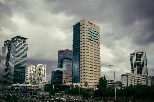 Tel Aviv, İsrail 14 Ocak 2024 Tel Aviv, ikonik şehir. Tel Aviv modern binaları ve mimarisi ile dünyanın en canlı şehirlerinden biridir.