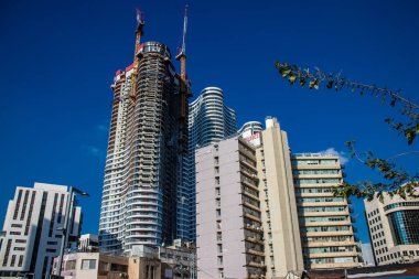 Tel Aviv, İsrail 16 Ocak 2024 Tel Aviv, ikonik şehir. Tel Aviv modern binaları ve mimarisi ile dünyanın en canlı şehirlerinden biridir.