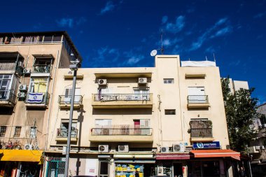 Tel Aviv, İsrail 21 Ocak 2024 Cityscape ve Tel Aviv mimarisi, ikonik şehir İsrail. Tel Aviv modern ve geleneksel binaları ile dünyanın en canlı şehirlerinden biridir.