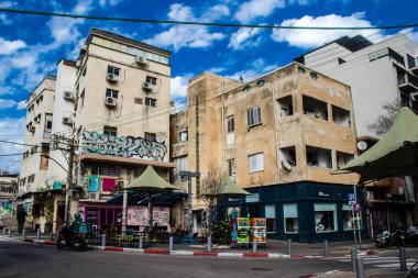 Tel Aviv, İsrail 21 Ocak 2024 Cityscape ve Tel Aviv mimarisi, ikonik şehir İsrail. Tel Aviv modern ve geleneksel binaları ile dünyanın en canlı şehirlerinden biridir.