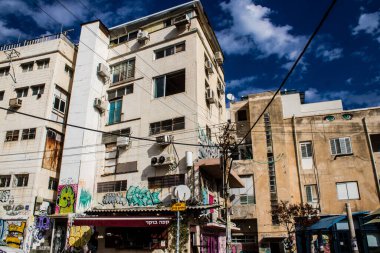 Tel Aviv, İsrail 21 Ocak 2024 Cityscape ve Tel Aviv mimarisi, ikonik şehir İsrail. Tel Aviv modern ve geleneksel binaları ile dünyanın en canlı şehirlerinden biridir.