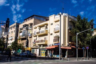 Tel Aviv, İsrail 21 Ocak 2024 Cityscape ve Tel Aviv mimarisi, ikonik şehir İsrail. Tel Aviv modern ve geleneksel binaları ile dünyanın en canlı şehirlerinden biridir.