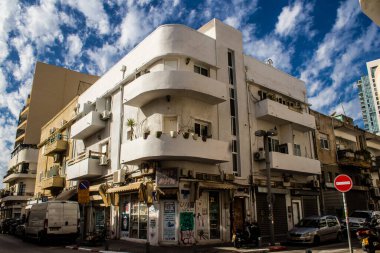 Tel Aviv, İsrail 21 Ocak 2024 Cityscape ve Tel Aviv mimarisi, ikonik şehir İsrail. Tel Aviv modern ve geleneksel binaları ile dünyanın en canlı şehirlerinden biridir.