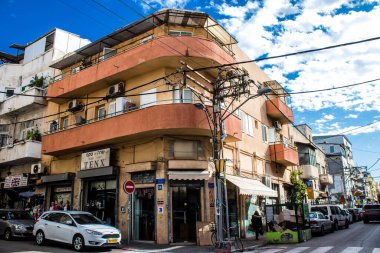 Tel Aviv, İsrail 21 Ocak 2024 Cityscape ve Tel Aviv mimarisi, ikonik şehir İsrail. Tel Aviv modern ve geleneksel binaları ile dünyanın en canlı şehirlerinden biridir.