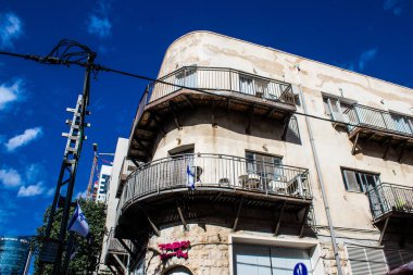 Tel Aviv, İsrail 21 Ocak 2024 Cityscape ve Tel Aviv mimarisi, ikonik şehir İsrail. Tel Aviv modern ve geleneksel binaları ile dünyanın en canlı şehirlerinden biridir.