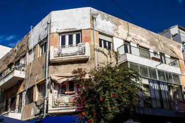 Tel Aviv, İsrail 21 Ocak 2024 Cityscape ve Tel Aviv mimarisi, ikonik şehir İsrail. Tel Aviv modern ve geleneksel binaları ile dünyanın en canlı şehirlerinden biridir.