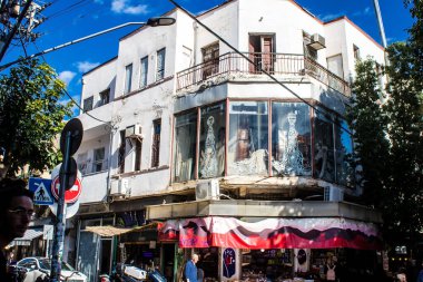 Tel Aviv, İsrail 21 Ocak 2024 Cityscape ve Tel Aviv mimarisi, ikonik şehir İsrail. Tel Aviv modern ve geleneksel binaları ile dünyanın en canlı şehirlerinden biridir.