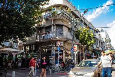 Tel Aviv, İsrail 21 Ocak 2024 Cityscape ve Tel Aviv mimarisi, ikonik şehir İsrail. Tel Aviv modern ve geleneksel binaları ile dünyanın en canlı şehirlerinden biridir.