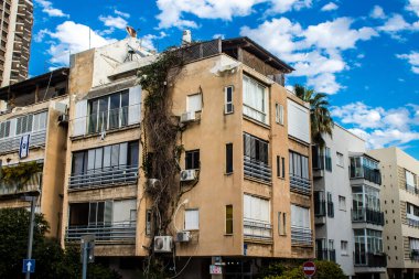 Tel Aviv, İsrail 21 Ocak 2024 Cityscape ve Tel Aviv mimarisi, ikonik şehir İsrail. Tel Aviv modern ve geleneksel binaları ile dünyanın en canlı şehirlerinden biridir.