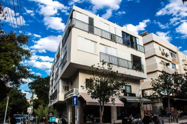 Tel Aviv, İsrail 21 Ocak 2024 Cityscape ve Tel Aviv mimarisi, ikonik şehir İsrail. Tel Aviv modern ve geleneksel binaları ile dünyanın en canlı şehirlerinden biridir.