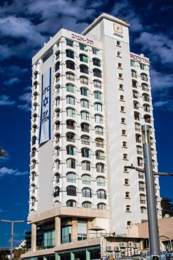 Tel Aviv, İsrail 21 Ocak 2024 Cityscape ve Tel Aviv mimarisi, ikonik şehir İsrail. Tel Aviv modern ve geleneksel binaları ile dünyanın en canlı şehirlerinden biridir.