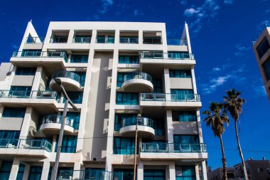 Tel Aviv, İsrail 21 Ocak 2024 Cityscape ve Tel Aviv mimarisi, ikonik şehir İsrail. Tel Aviv modern ve geleneksel binaları ile dünyanın en canlı şehirlerinden biridir.