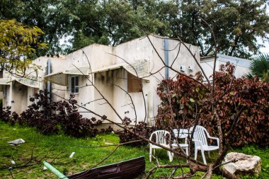 Kibbutz Kfar Aza, İsrail - 29 Ocak 2024 Kibbutz Kfar Aza 'nın evlerine yapılan saldırıdan sonra. Hasara 7 Ekim 2023 'te Hamas teröristleri neden oldu..