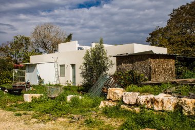 Kibbutz Kfar Aza, İsrail - 29 Ocak 2024 Kibbutz Kfar Aza 'nın evlerine yapılan saldırıdan sonra. Hasara 7 Ekim 2023 'te Hamas teröristleri neden oldu..